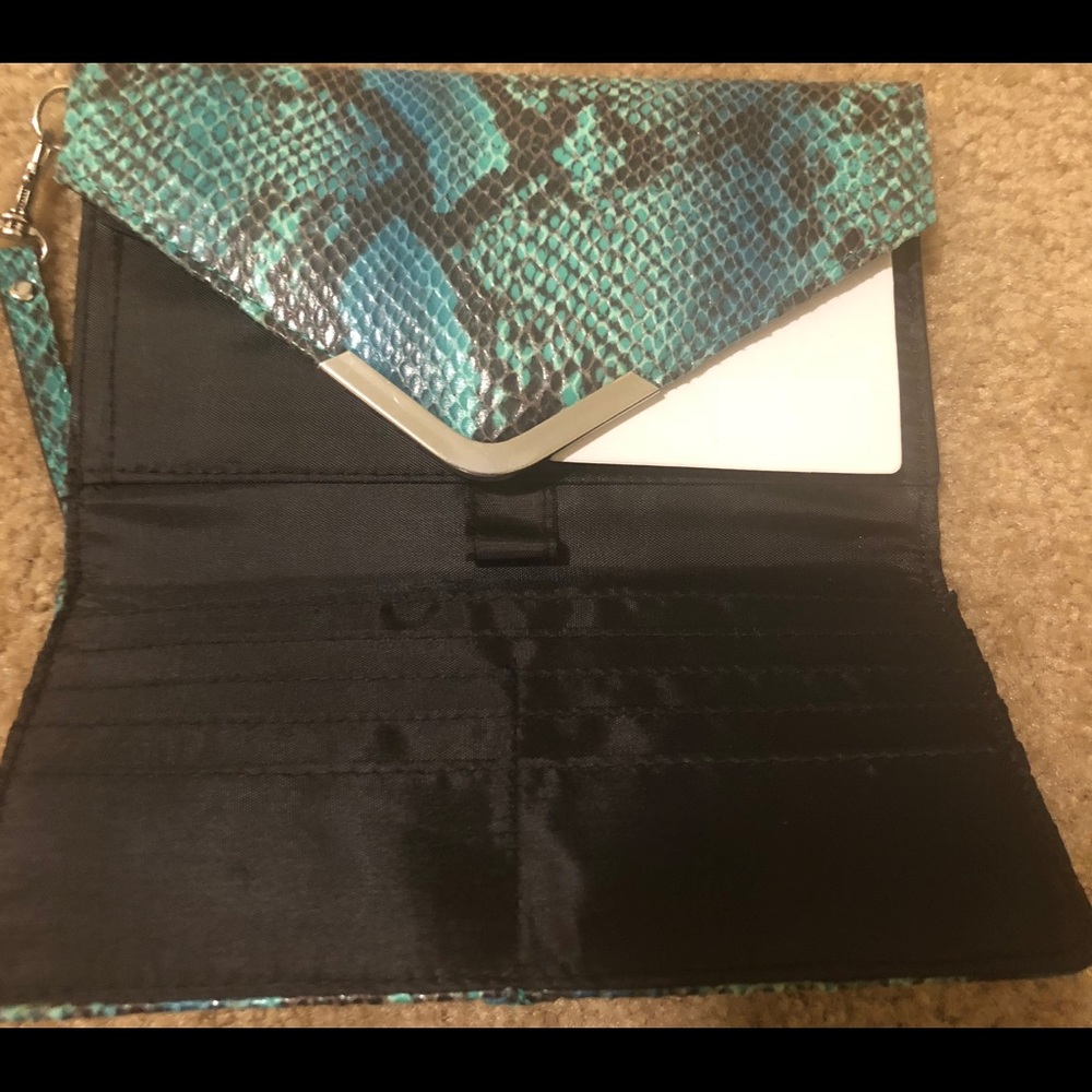 ⚡️Oct10 HOST POCK🌟Wristlet NWOT⚡️💫 - Picture 4 of 4